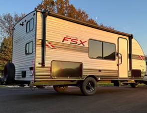 Forest River RV Wildwood FSX 179DBK