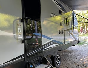 Forest River RV Cherokee Alpha Wolf 22SW-L