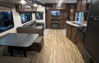2017 Venture RV SportTrek 270VBH