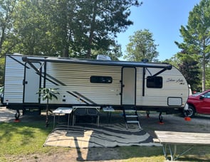 EAST TO WEST Silver Lake LE 26BHLE