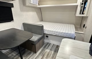 OPEN ROAD RENTALS NEW JAY FLIGHT SLX 170BH