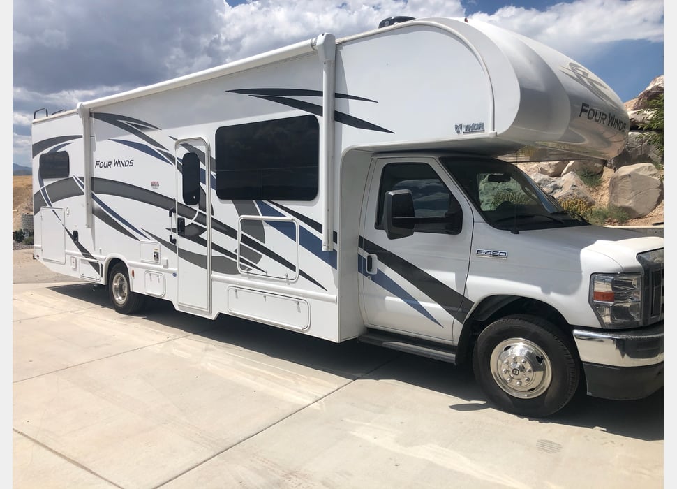 Class C Motor Home rentals in Holladay