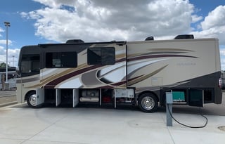 2014 Thor Motor Coach Miramar 32 1