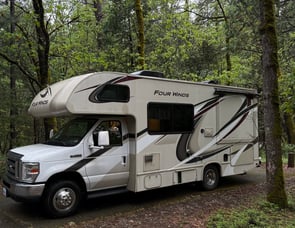 Thor Motor Coach Four Winds 22B