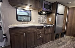 2020 Forest River Shasta 26DB-Brand New!