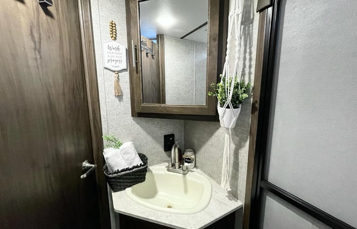 Bathroom with door for more privacy!!