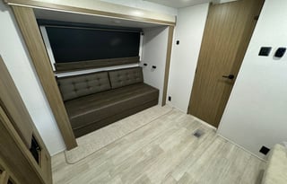 "Jett Stream" 2025 Bunkhouse Camper with King bed