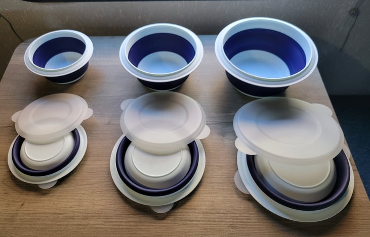 Collapsible bowls with lids