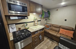 HAPPY LIFE RENTALS