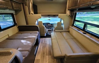 2019 Thor Four Winds - Bunks Beds, Dry Camp Ready