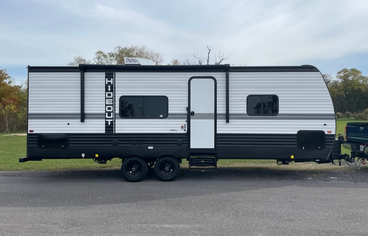 Good ground clearance and easy to tow!