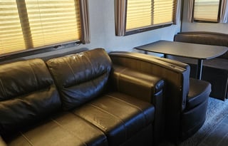 2019 Keystone Laredo MTN2676
