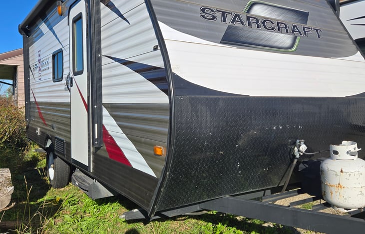 Passenger-side profile, power awning