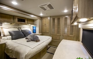 2020 Coachmen Sportscoach (Diesel Pusher)