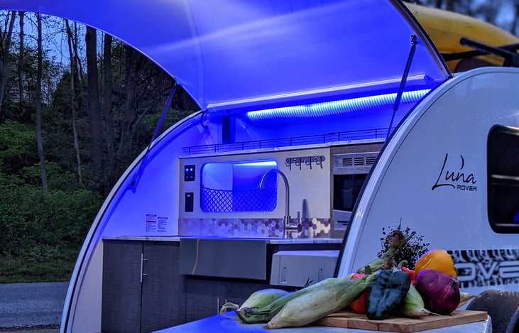 Vegetables or smores. How about both! Tons of cooking space with smore sticks included.