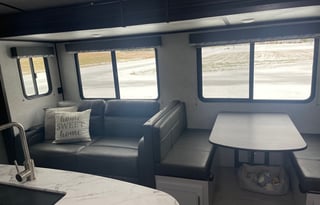 Keystone Bullet 330BHS – Sleeps 9 with 1.5 Baths
