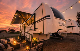 Sleeps 4 | Off-Grid Ready | Arctic Fox for Couples