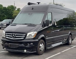 Midwest Automotive Designs Passage MD4 Lounge