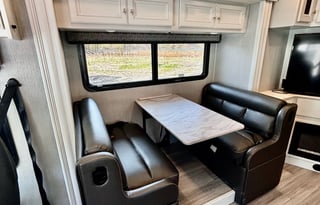 Luxury Personified: The Holiday Rambler