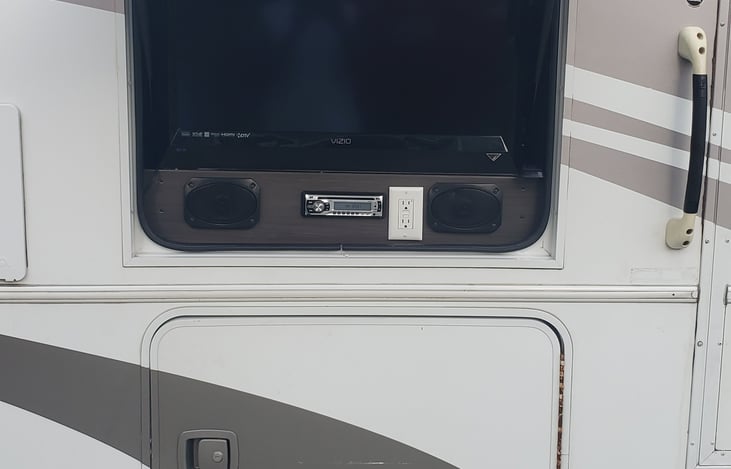 Outside Tv that have a  Swivel arm 2 of 4 TVs