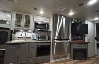 Fully Furnished Short-term Winter Rental