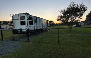 Keystone Bullet 330BHS – Sleeps 9 with 1.5 Baths