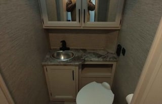 2022 Thor Four Winds LPA2039