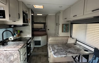 SUMMER SALE - 2022 Thor Chateau 22E