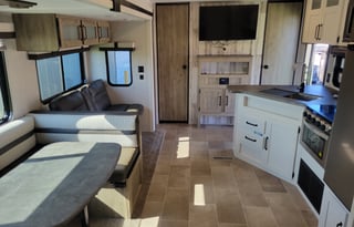 2021 Puma 31' Bunkhouse