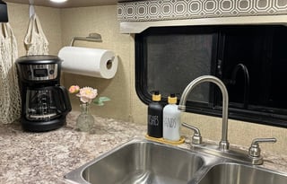 *NEW*2018 Thor "Wendy" RV - Sleeps up to 10 guests