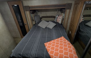 2010 Bunkhouse with 4 beds, sleeps 5-7 people