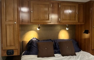 Beautiful 2018 Class C- Family / Pet Friendly!