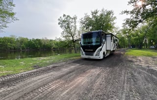 Large Luxury RV with Bunkbeds, Delivery Offered!