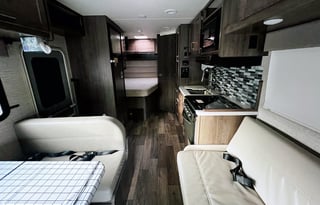 2020 Winnebago Spirit 25B