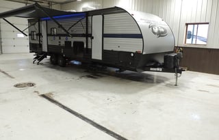 New RV. Sleeps 9! Unlimited Miles! Generator.