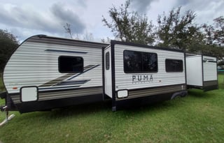 SLEEPS 9 100 weekday special, HUGE Temp housing