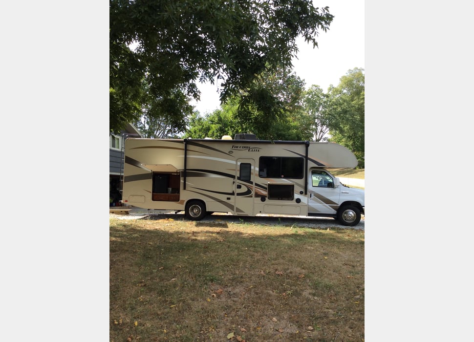 Class C Motor Home rentals in West College Corner