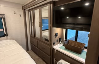 "Moms Fern" Thor Motor Coach 29D