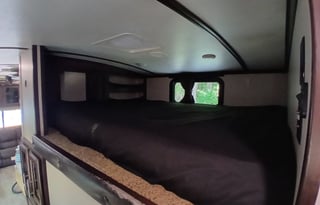 The whole family 3 bedroom Camper