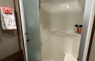 Let's Cruise with this Fleetwood Bounder Class A