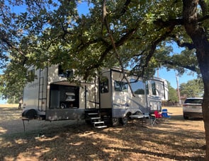 Forest River RV Sandpiper 373BH