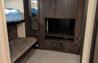 Spacious family camper!!!