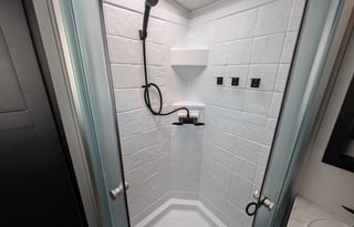 Outback: Chef's kitchen, King bed, 3 slides, Solar