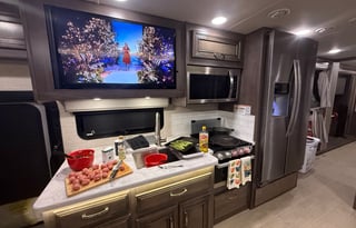 Bon-Bon - The Luxury Getaway RV