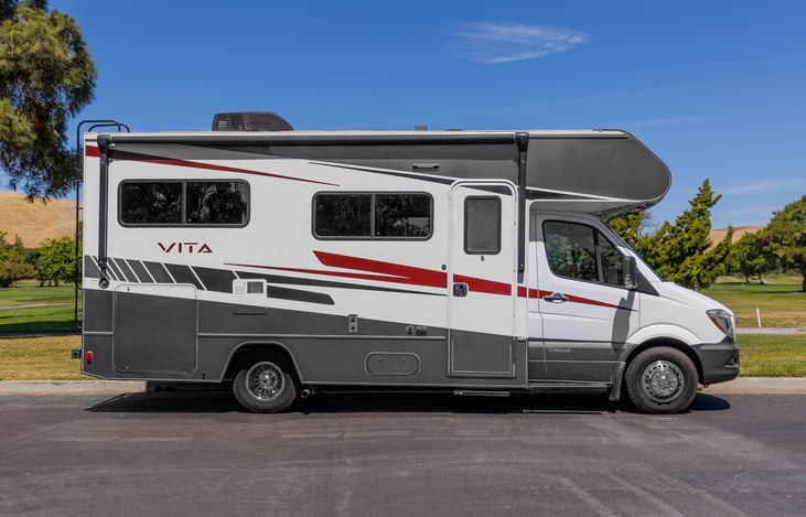 2020 Winnebago 24F exterior