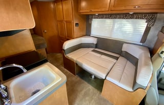 Beautiful Winnebago Minnie Winnie 22feet