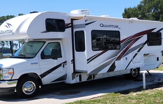 2022 Thor Motor Coach Quantum SE SE27 Ford