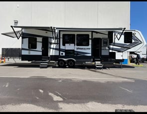 Grand Design Momentum M-Class 351M