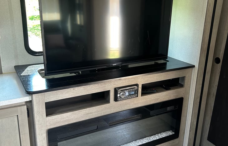 Spacious galley and fully-equipped kitchen. Plenty of room for everyone. Private bunkhouse and private bedroom on opposite ends. Pop-up TV to keep everyone entertained. Ample storage.