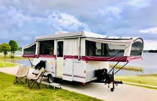 26' Popup Camper Big Enough for 6 - 2 King Beds